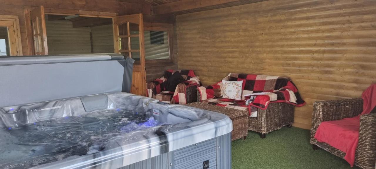Grace'S Place With Hot Tub & Games Room Carrickfergus Eksteriør bilde